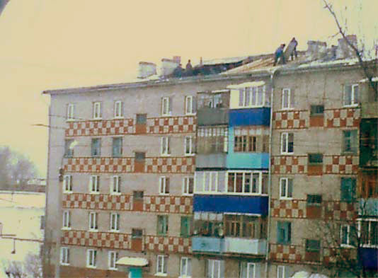 В Янауле обрушилась крыша пятиэтажки в центре города 